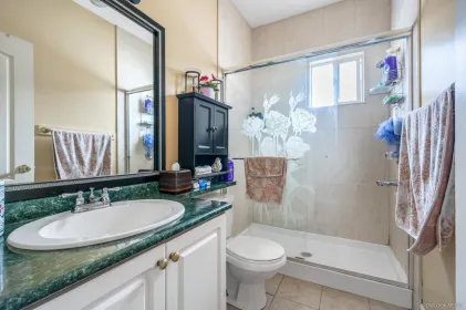 Primary Bathroom Photo of 475 SE Marine Drive, Vancouver, BC