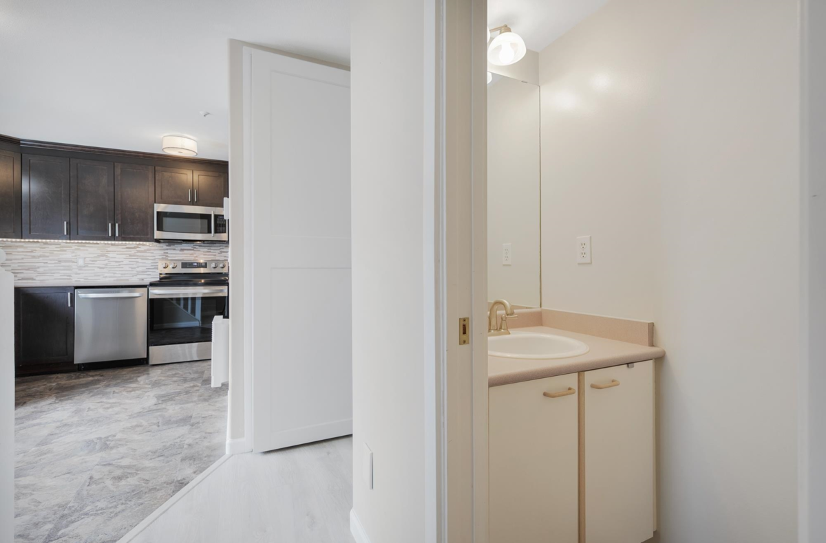 Guest Bathroom Photo of 61 2450 Lobb Avenue, Port Coquitlam, BC