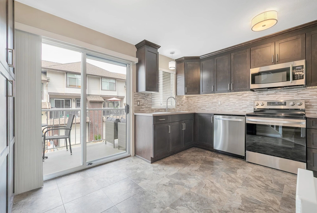 Kitchen Island Photo of 61 2450 Lobb Avenue, Port Coquitlam, BC