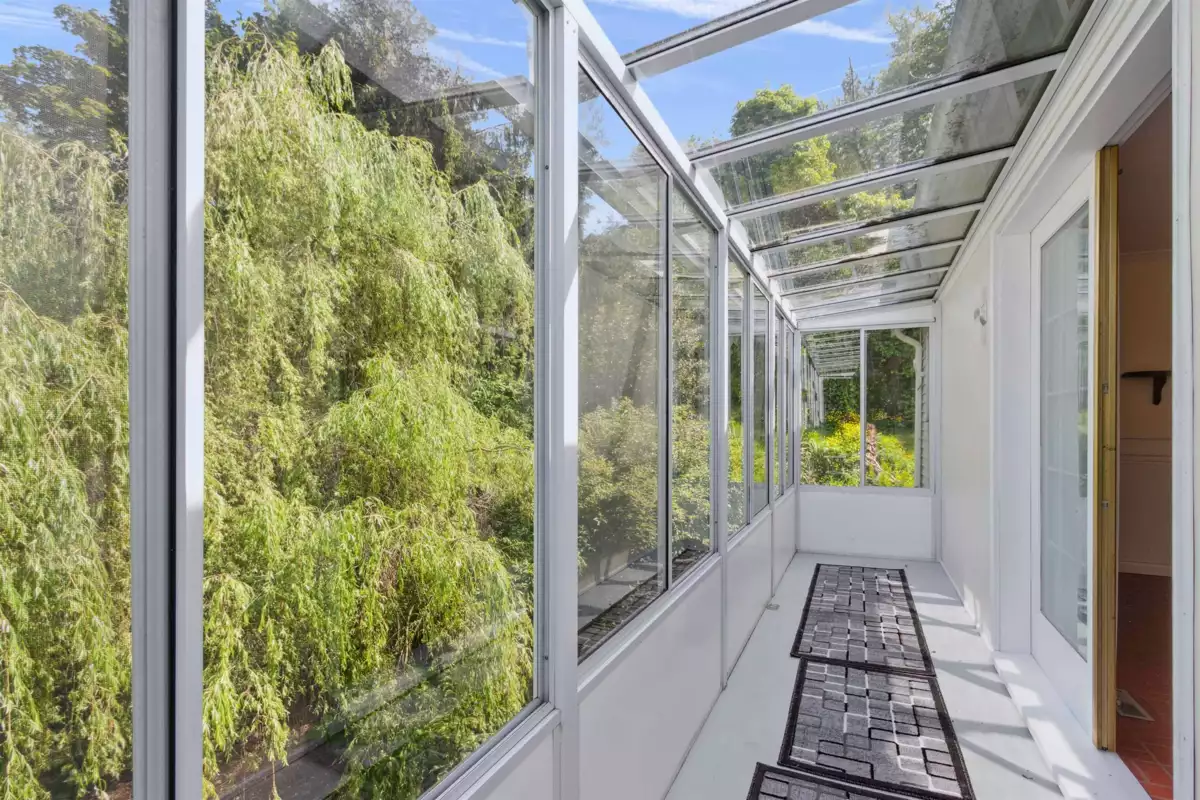 Hallway Photo of 9526 Slater Street, Mission, BC