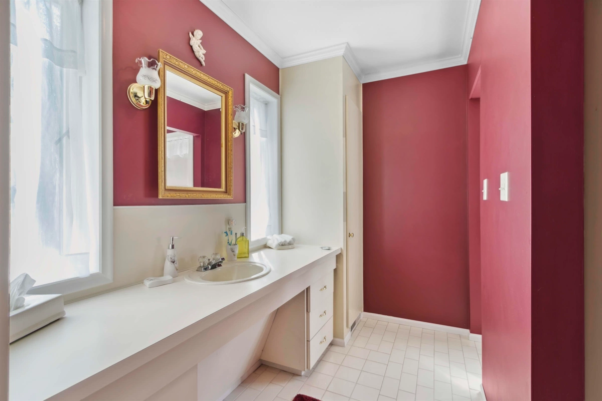 Laundry Room Photo of 9526 Slater Street, Mission, BC