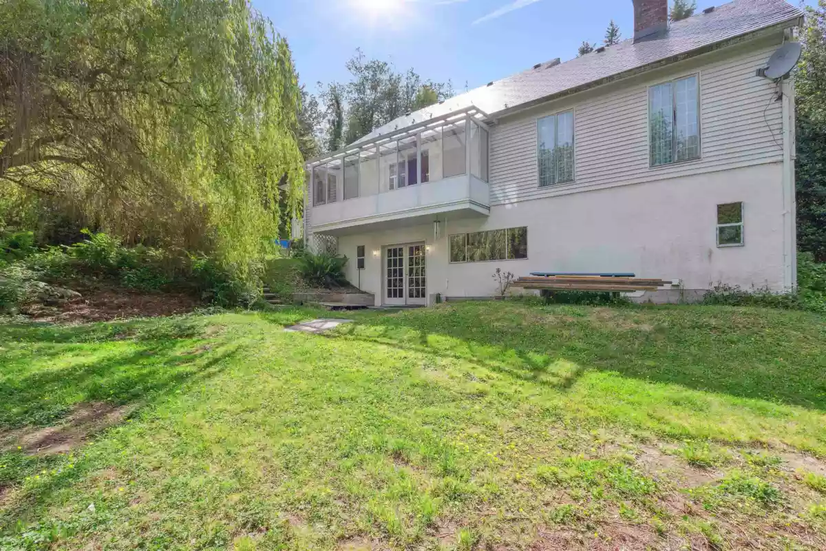 Swimming Pool Photo of 9526 Slater Street, Mission, BC