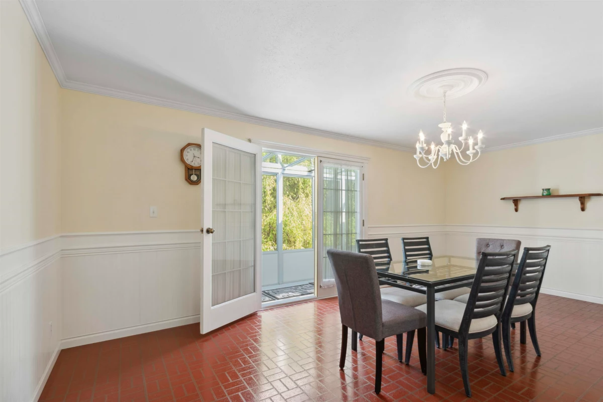 Walk-In Closet Photo of 9526 Slater Street, Mission, BC