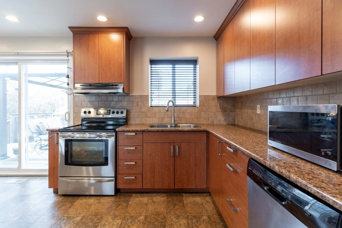 Kitchen Island Photo of 11735 74 Avenue, Delta, BC