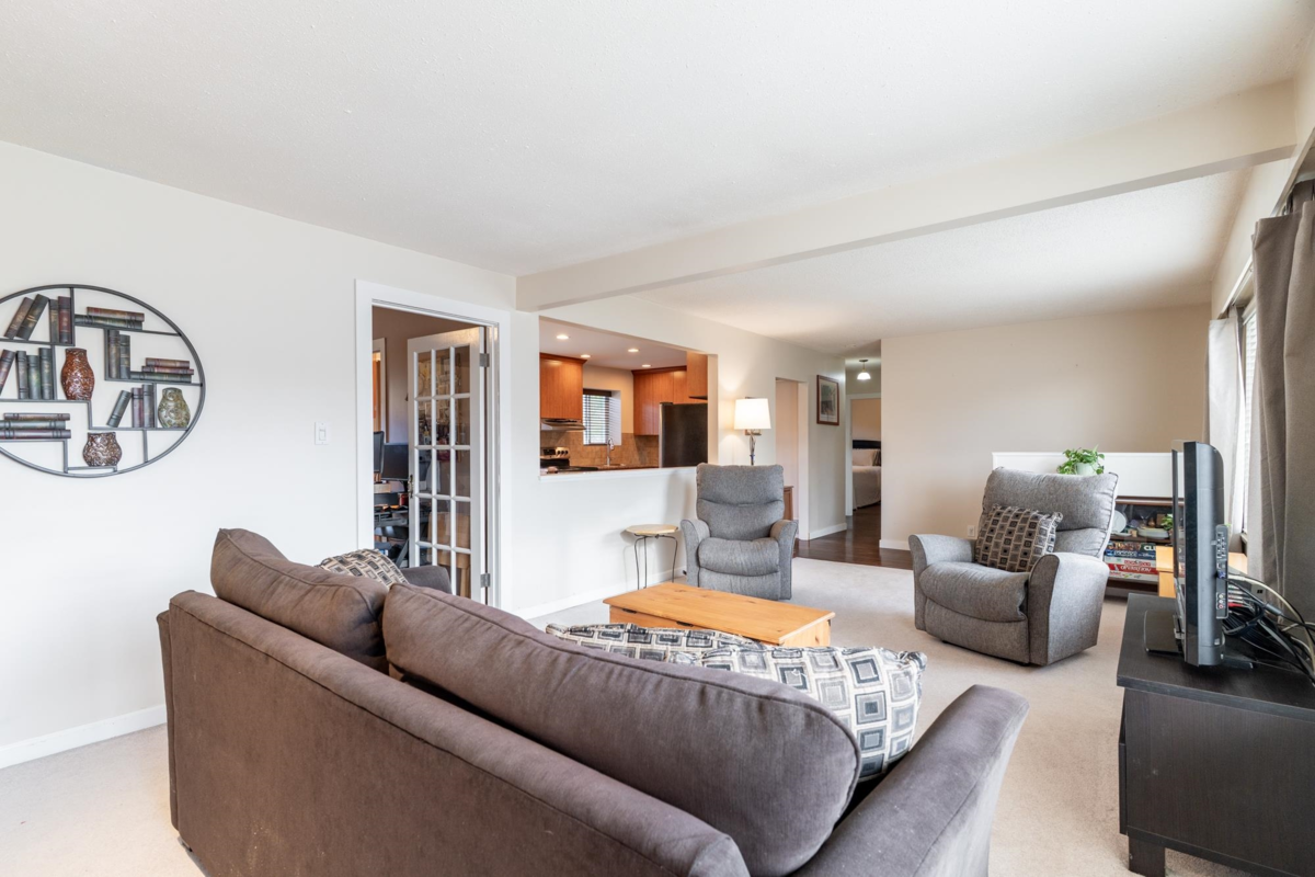 Kitchen Photo of 11735 74 Avenue, Delta, BC