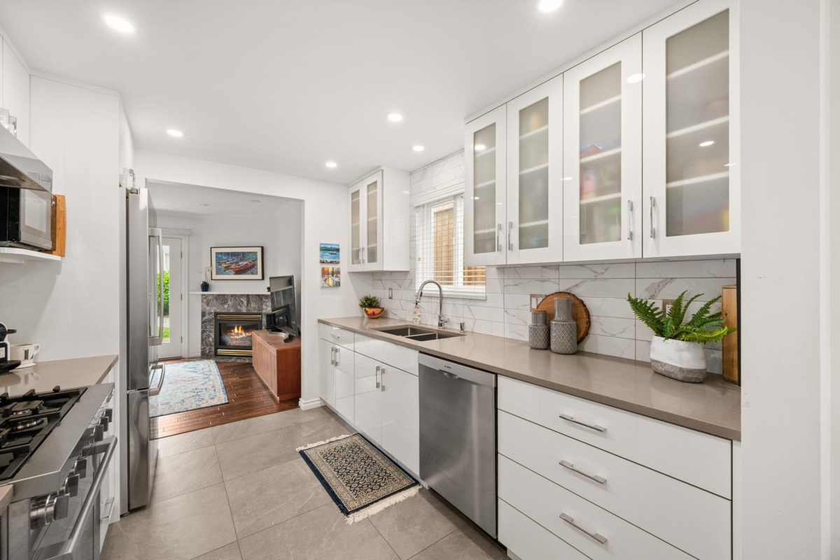 Bedroom 4 Photo of 262 E 10th Street, North Vancouver, BC