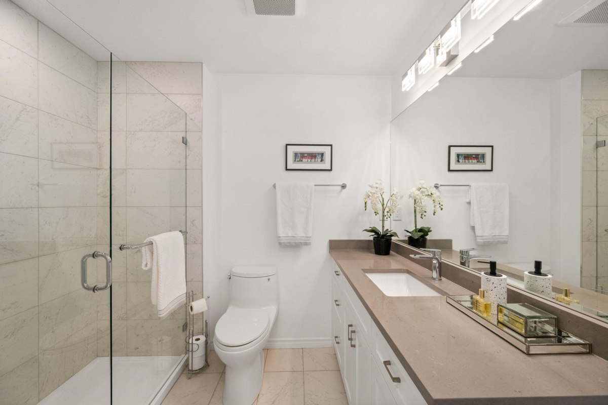 Loft / Bonus Room Photo of 262 E 10th Street, North Vancouver, BC