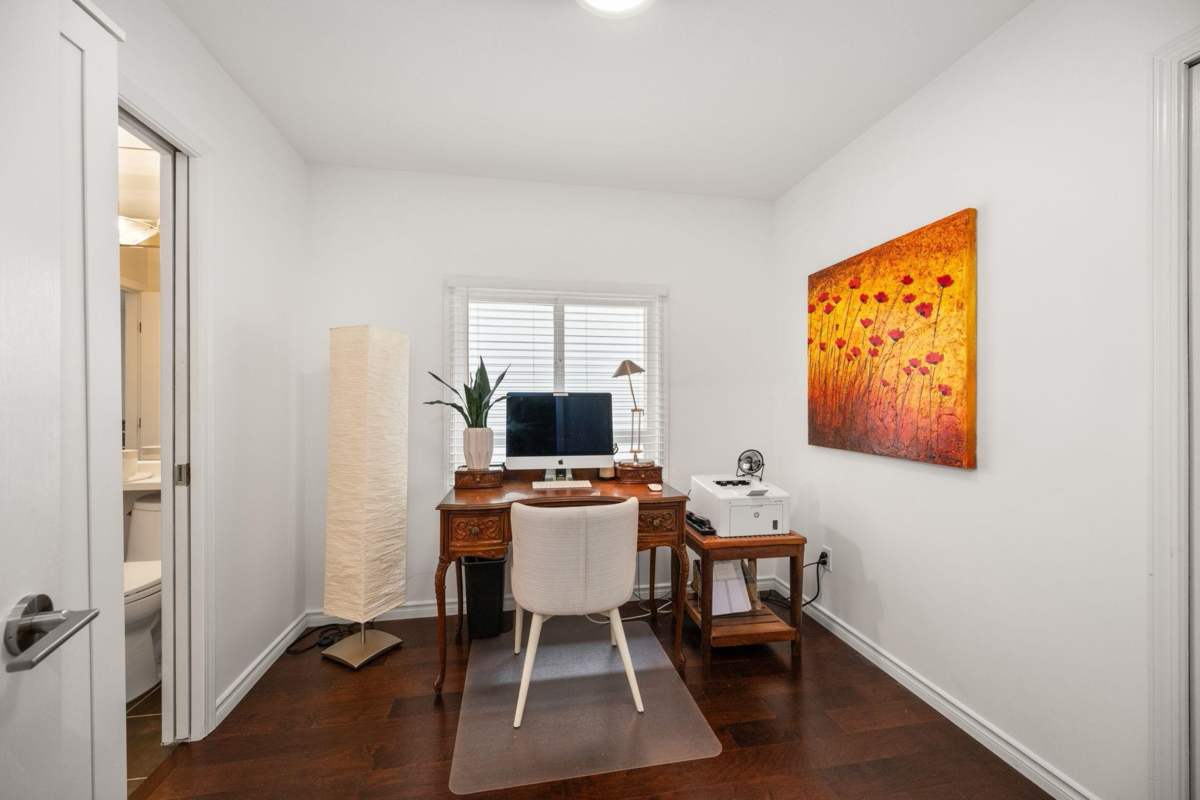 Mudroom Photo of 262 E 10th Street, North Vancouver, BC