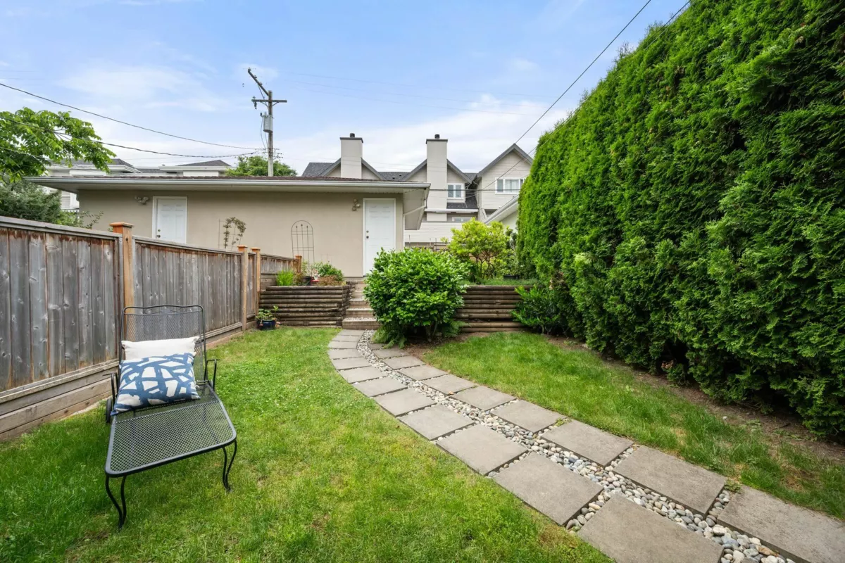 Outdoor Deck Photo of 262 E 10th Street, North Vancouver, BC