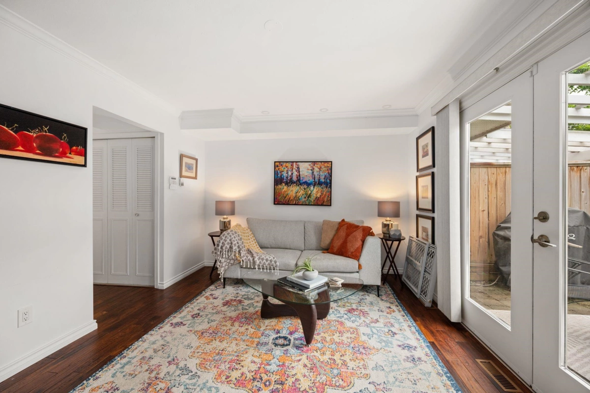 Primary Bedroom Photo of 262 E 10th Street, North Vancouver, BC