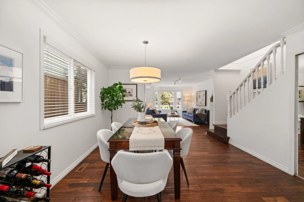 Walk-In Closet Photo of 262 E 10th Street, North Vancouver, BC