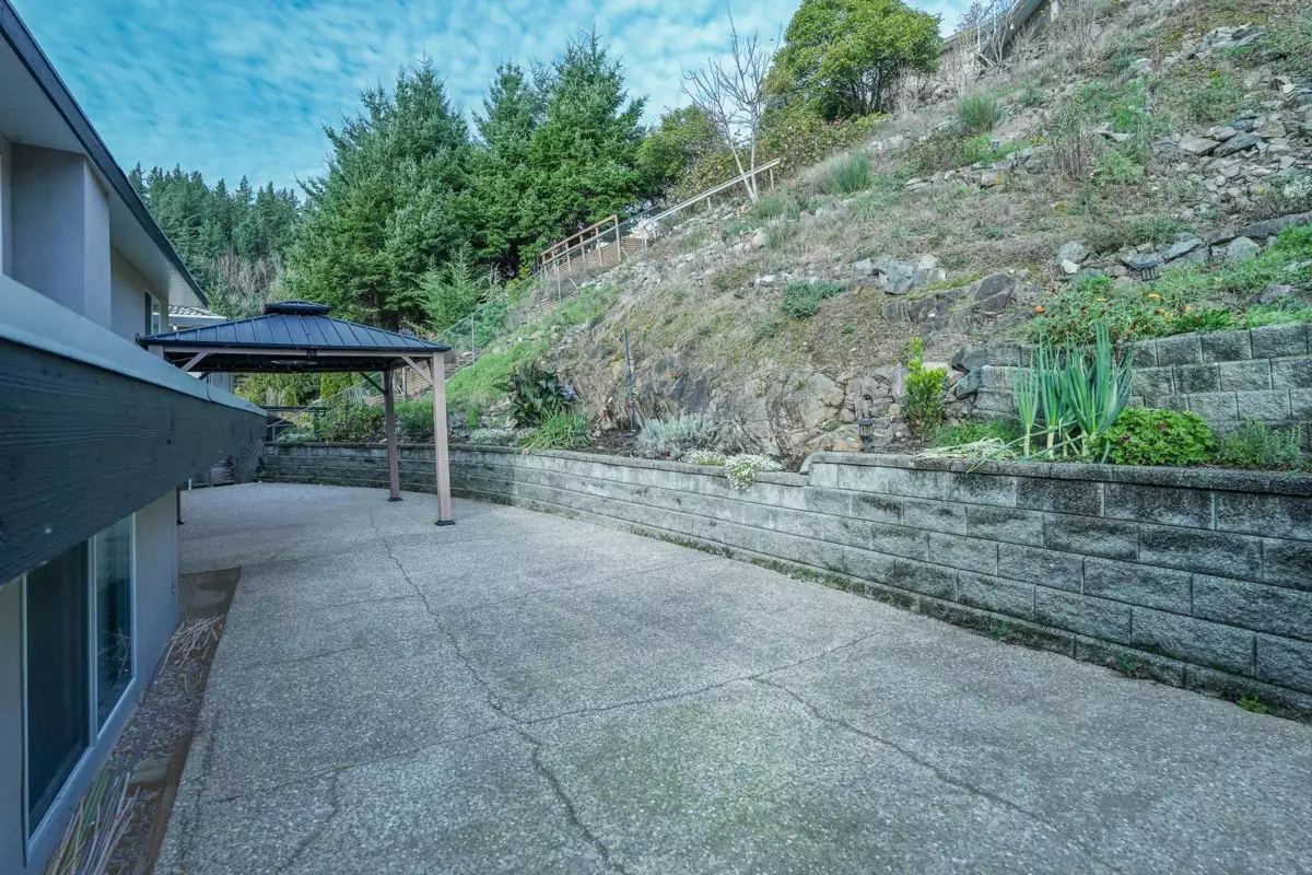 Swimming Pool Photo of 35683 Timberlane Drive, Abbotsford, BC