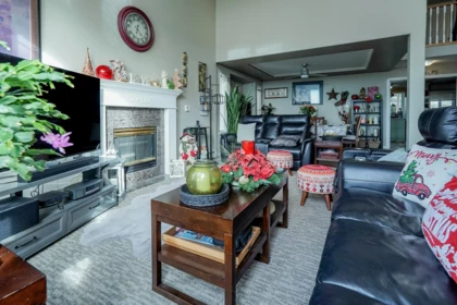 Kitchen Island Photo of 35683 Timberlane Drive, Abbotsford, BC