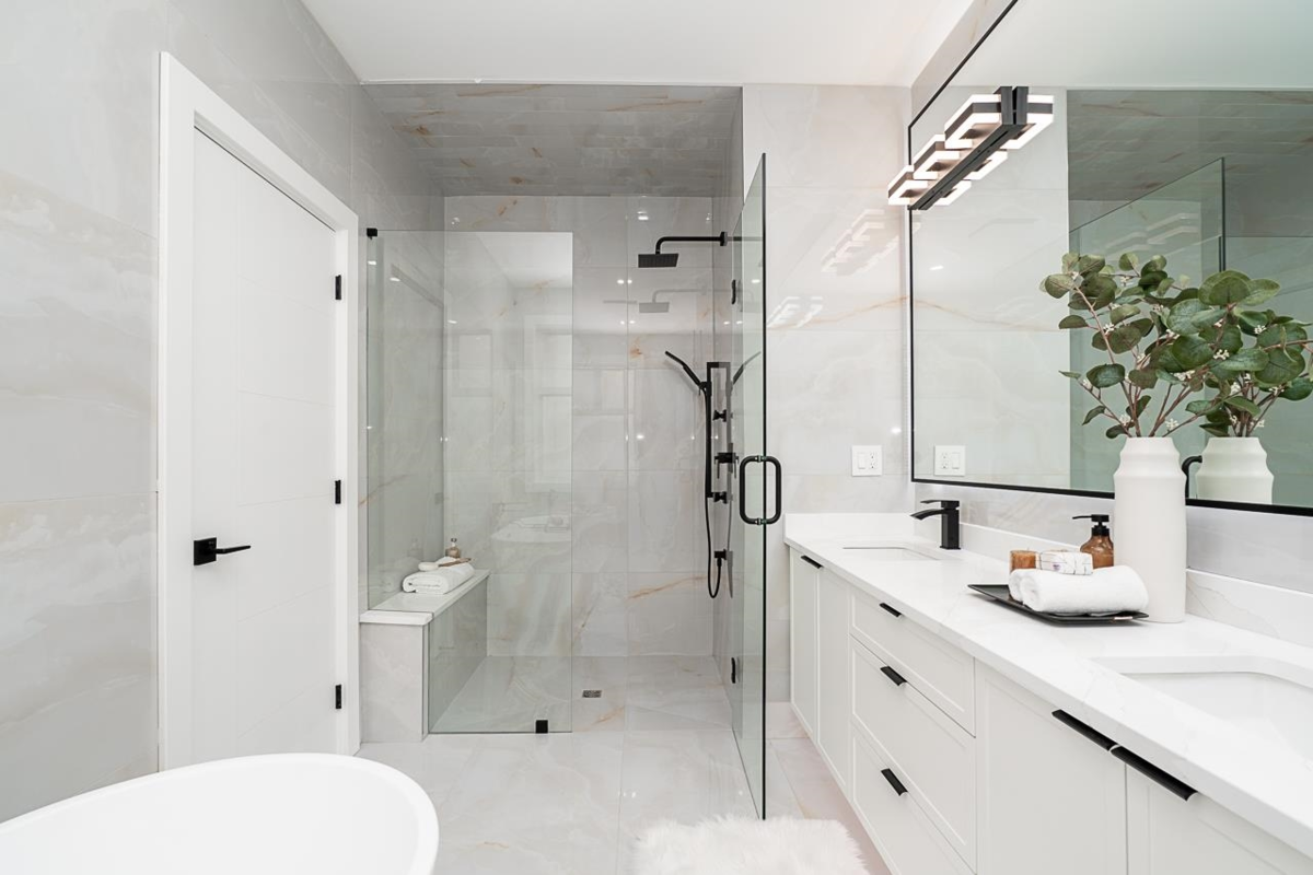 Guest Bathroom Photo of 7128 204 Street, Langley, BC