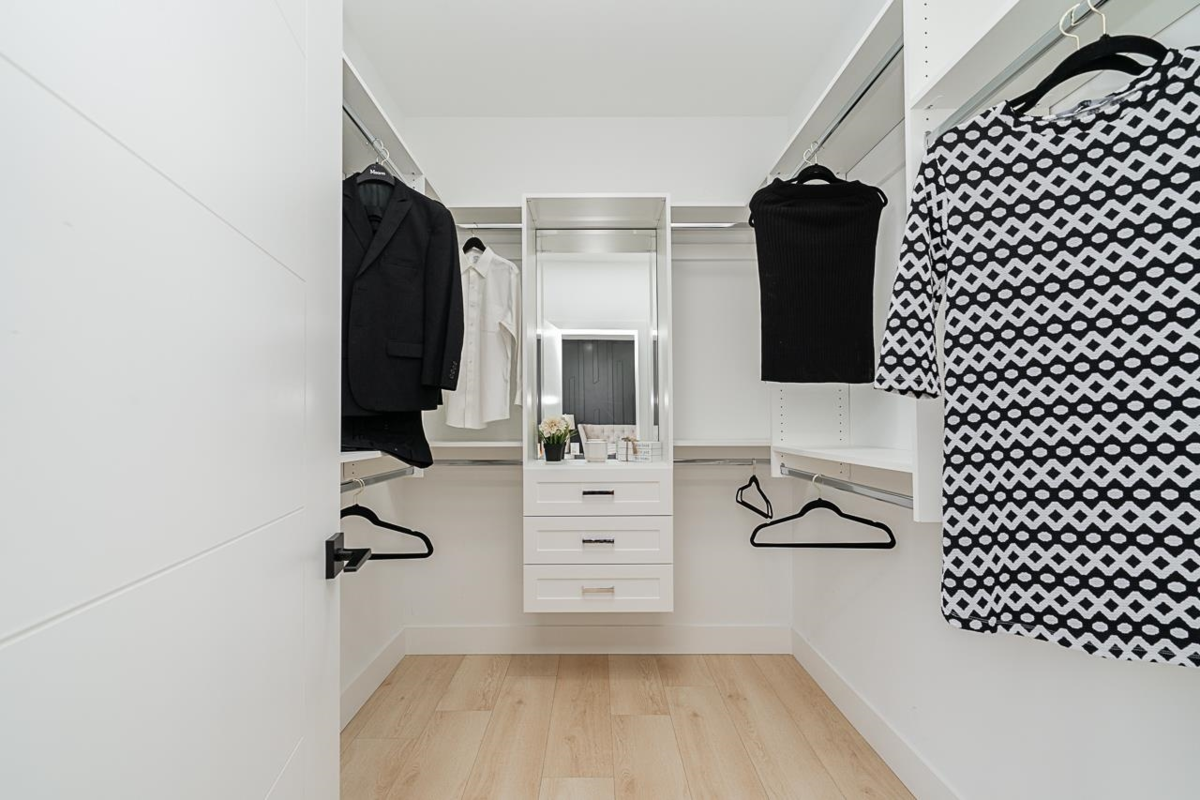 Powder Room Photo of 7128 204 Street, Langley, BC