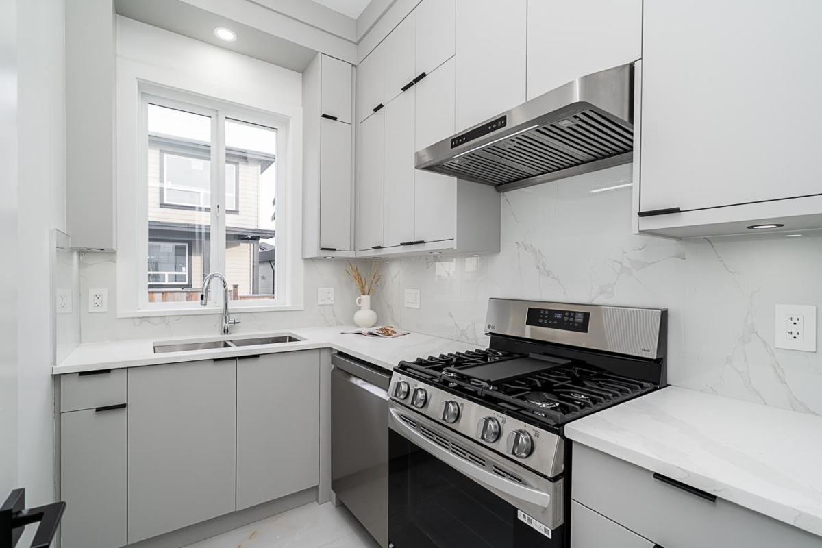 Primary Bedroom Photo of 7128 204 Street, Langley, BC