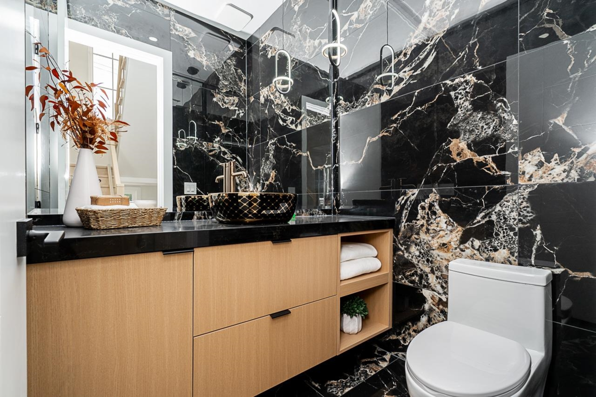 Walk-In Closet Photo of 7128 204 Street, Langley, BC