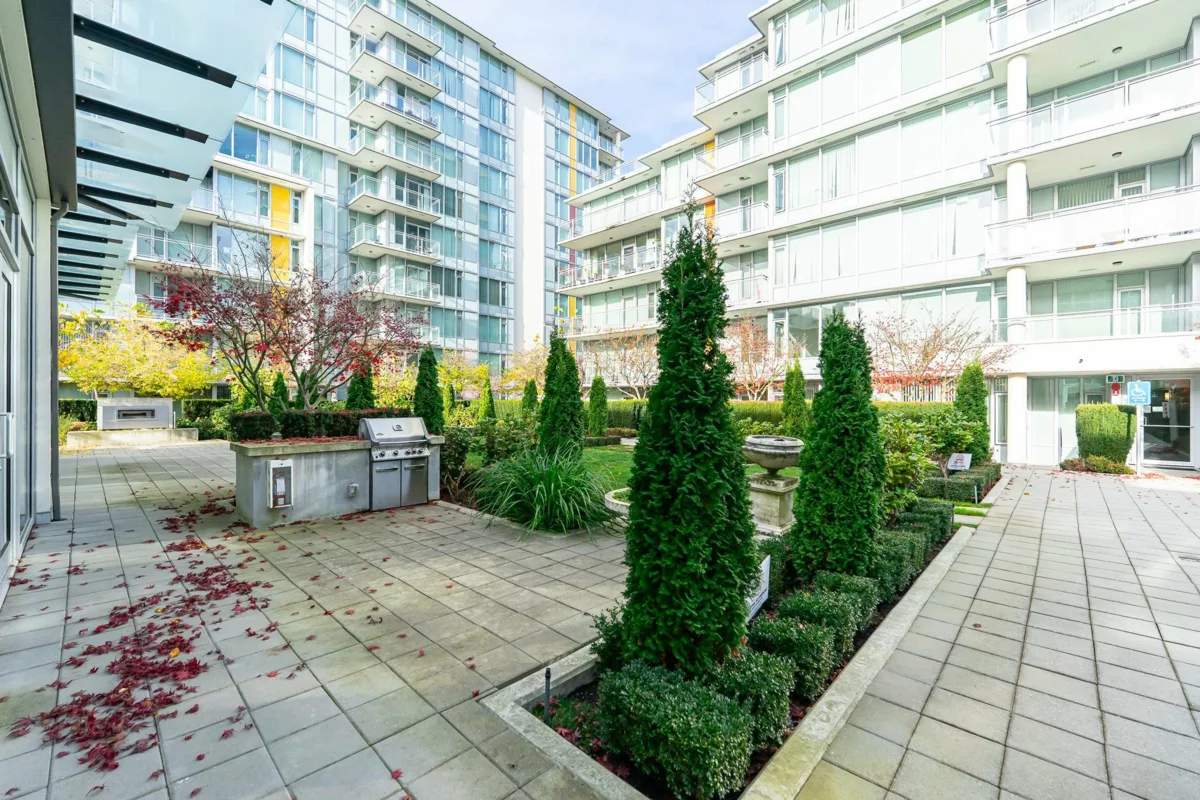 Kitchen Photo of 1704 3333 Sexsmith Road, Richmond, BC