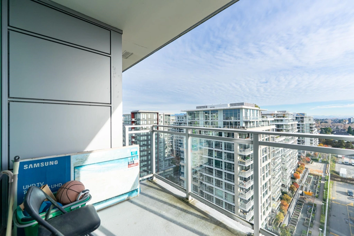 Powder Room Photo of 1704 3333 Sexsmith Road, Richmond, BC