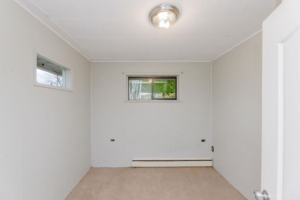 Basement Recreation Room Photo of 635 Martin Road, Gibsons, BC