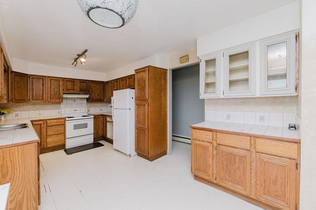 Breakfast Nook Photo of 635 Martin Road, Gibsons, BC