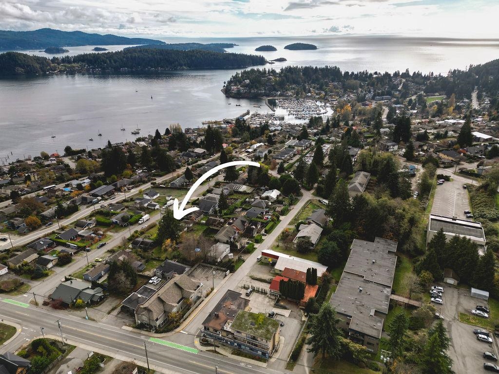 Front Yard Photo of 635 Martin Road, Gibsons, BC