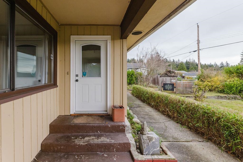 Kitchen Photo of 635 Martin Road, Gibsons, BC