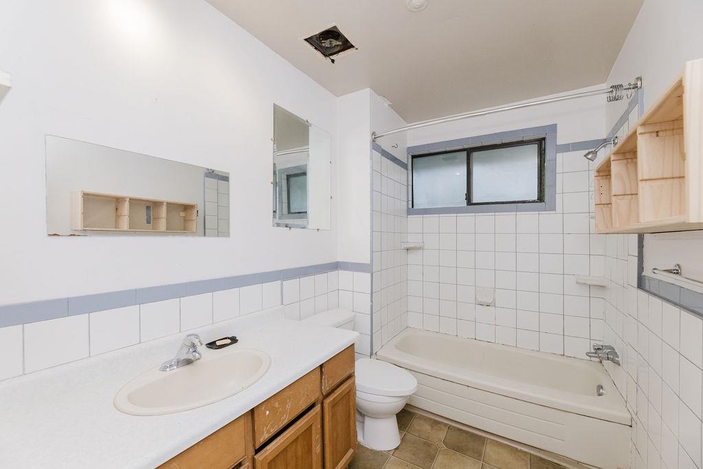 Mudroom Photo of 635 Martin Road, Gibsons, BC