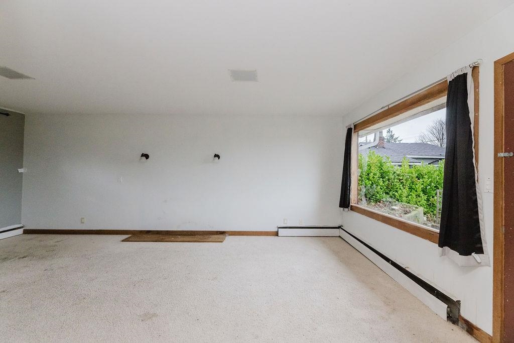 Powder Room Photo of 635 Martin Road, Gibsons, BC