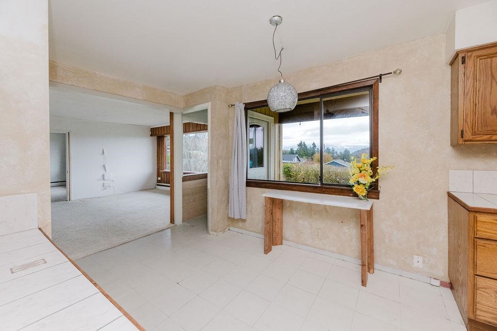 Walk-In Closet Photo of 635 Martin Road, Gibsons, BC