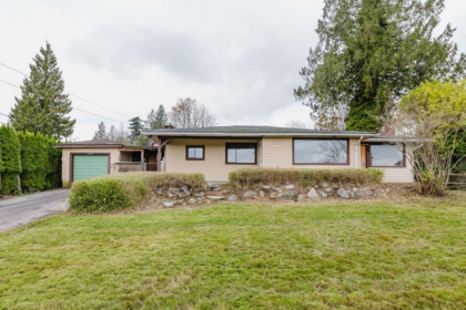 635 Martin Road, Gibsons, BC, Gibsons — Single Family Residence for sale