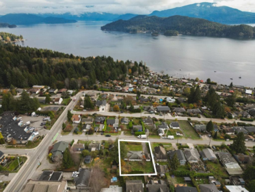 635 Martin Road, Gibsons, BC, Gibsons — Single Family Residence for sale