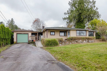 635 Martin Road, Gibsons, BC, Gibsons — Single Family Residence for sale