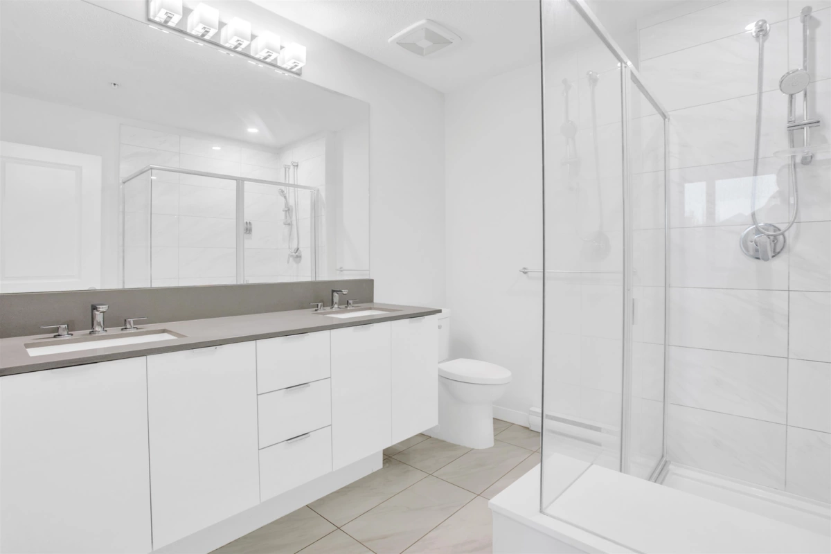 Primary Bathroom Photo of 223 31158 Westridge Place, Abbotsford, BC