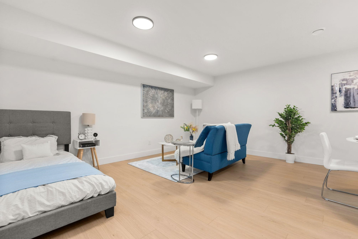 Backyard Photo of 1 2522 Campbell Avenue, Abbotsford, BC