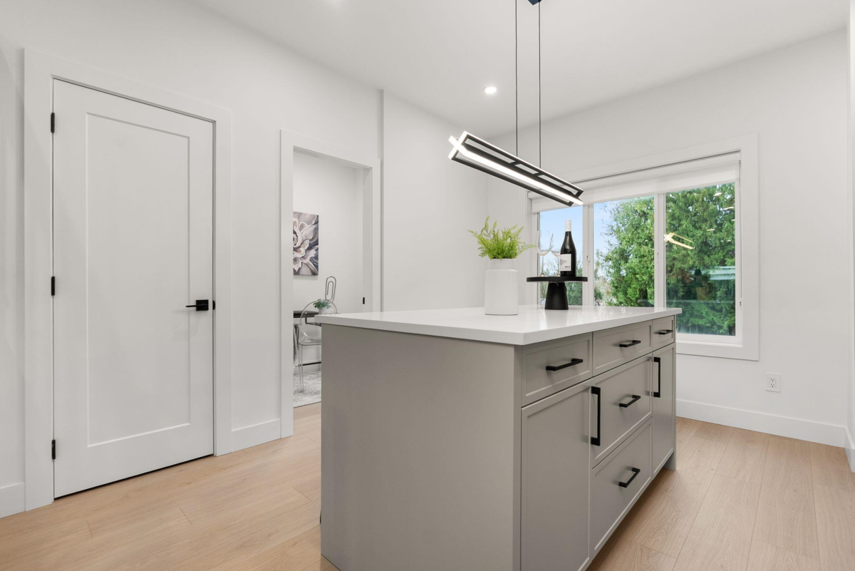 Bedroom 3 Photo of 1 2522 Campbell Avenue, Abbotsford, BC