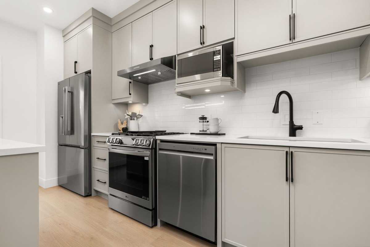 Bedroom 4 Photo of 1 2522 Campbell Avenue, Abbotsford, BC