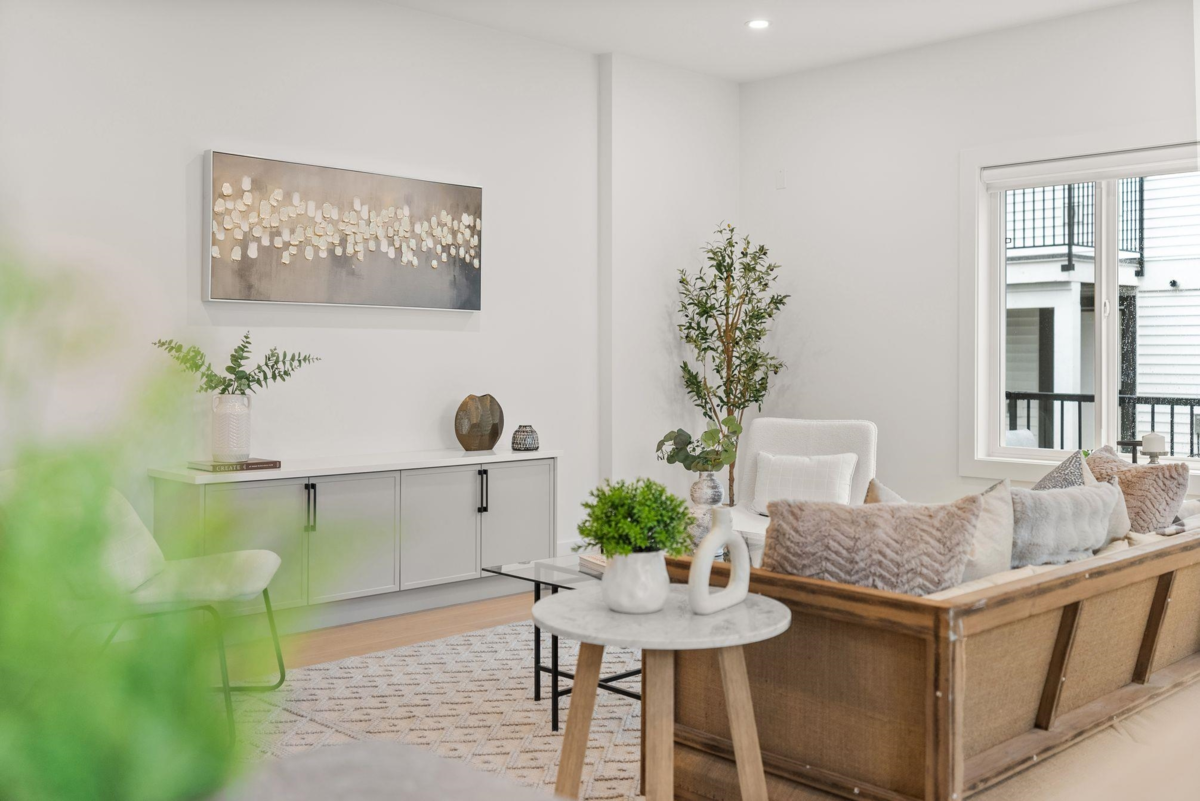 Breakfast Nook Photo of 1 2522 Campbell Avenue, Abbotsford, BC