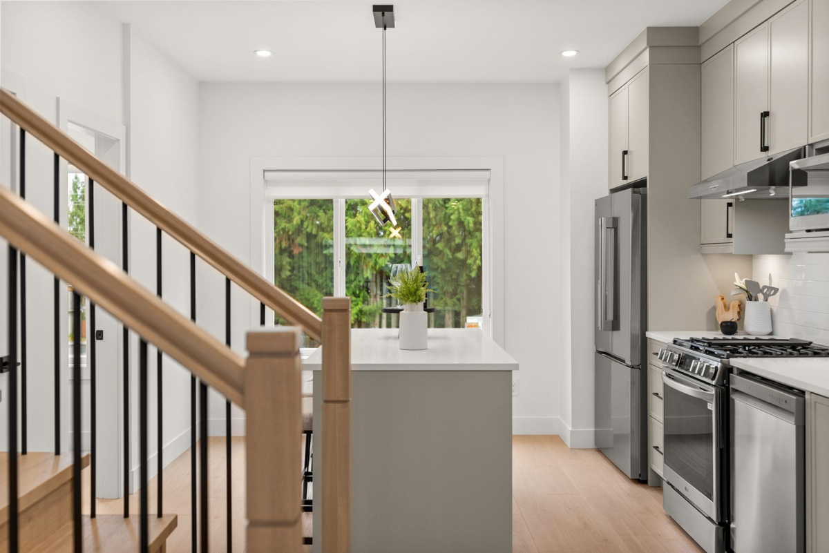 Guest Bathroom Photo of 1 2522 Campbell Avenue, Abbotsford, BC