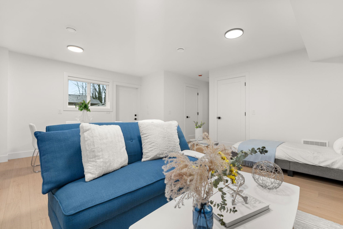 Outdoor Deck Photo of 1 2522 Campbell Avenue, Abbotsford, BC