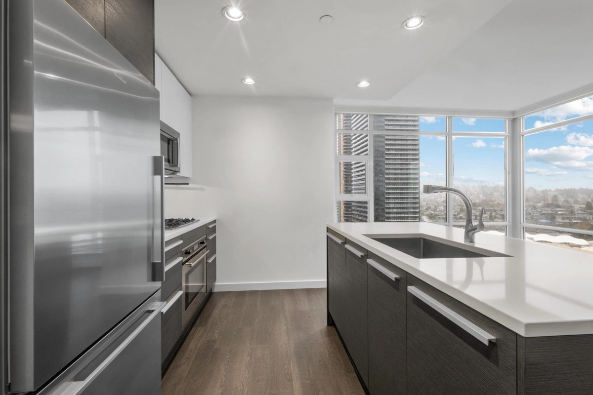 Walk-In Closet Photo of 1806 4485 Skyline Drive, Burnaby, BC
