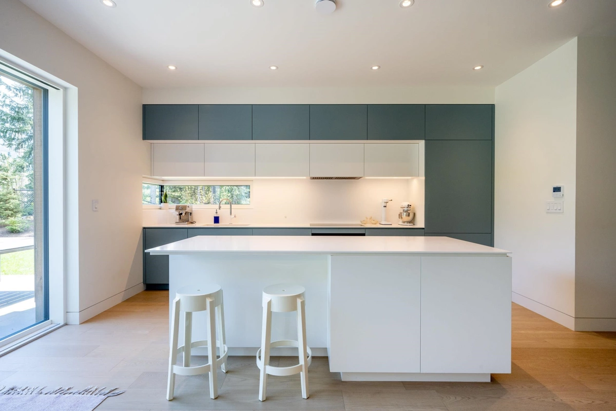 Kitchen Island Photo of 6187 Eagle Drive, Whistler, BC
