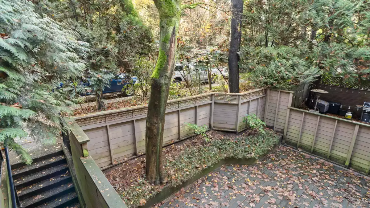 Entry Foyer Photo of 318 1345 W 15th Avenue, Vancouver, BC