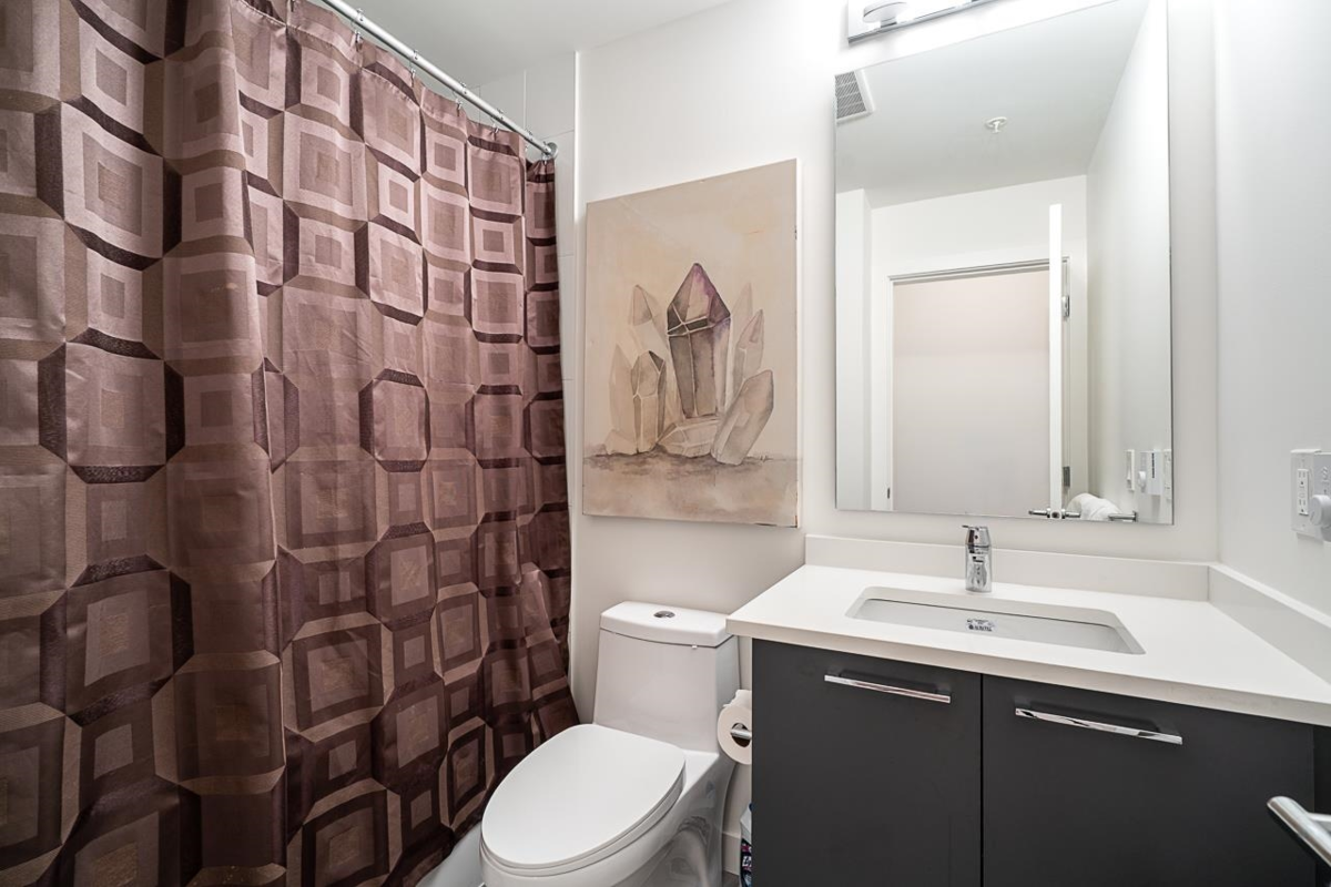 Entry Foyer Photo of A615 20834 80 Avenue, Langley, BC