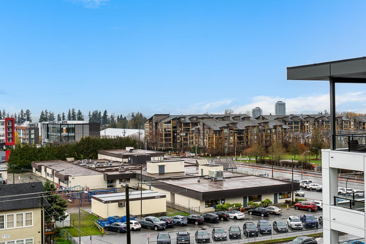 Outdoor Patio Photo of A615 20834 80 Avenue, Langley, BC