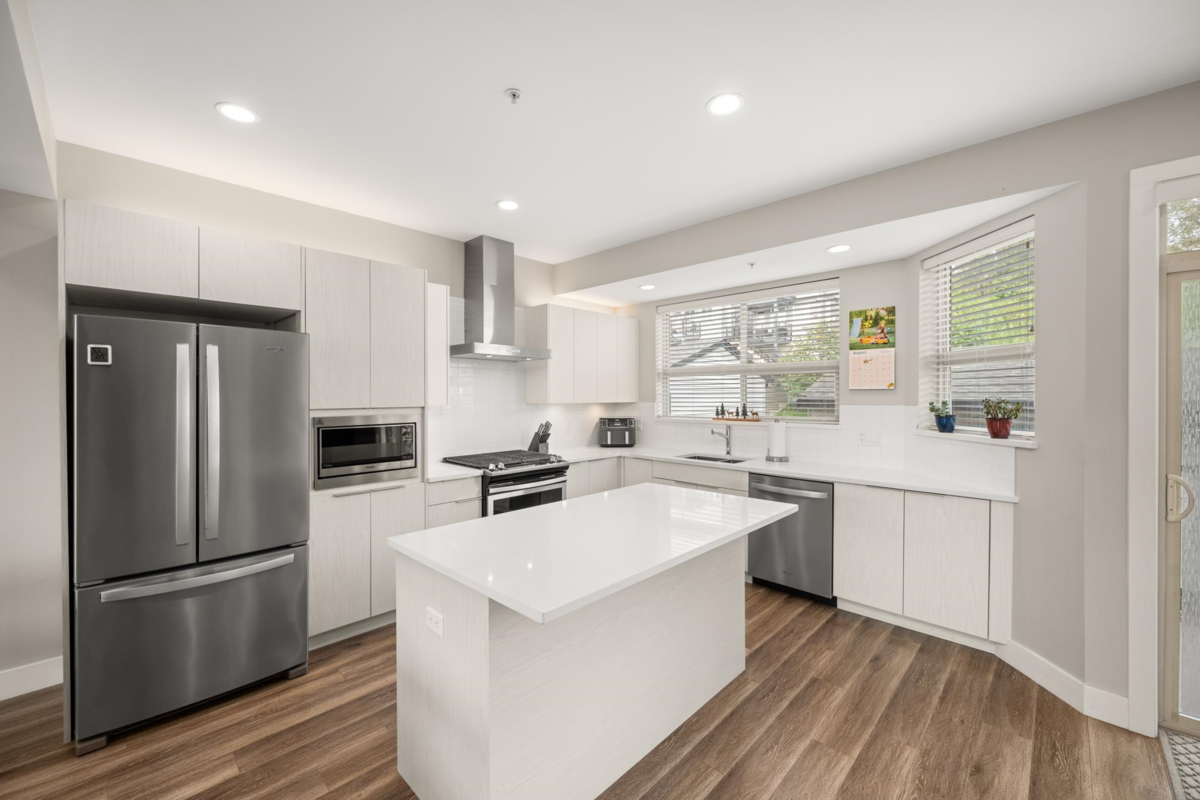 Breakfast Nook Photo of 13668 232 Street, Maple Ridge, BC