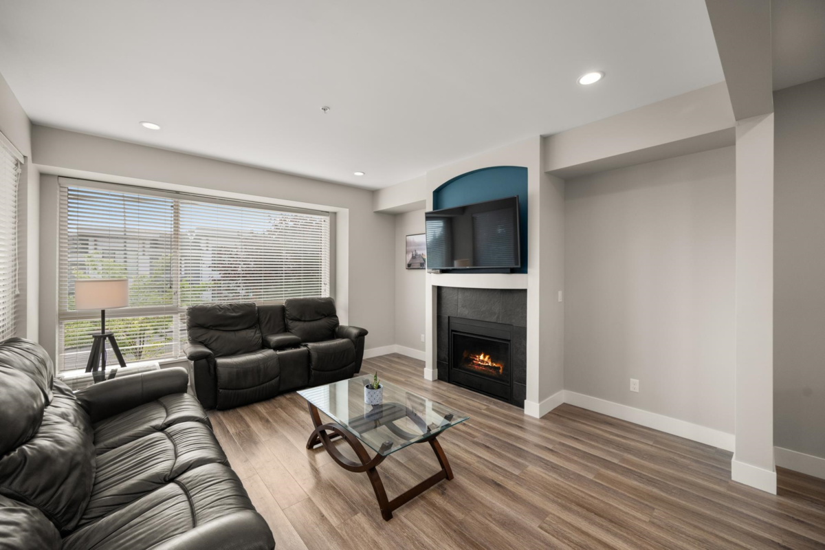 Dining Area Photo of 13668 232 Street, Maple Ridge, BC