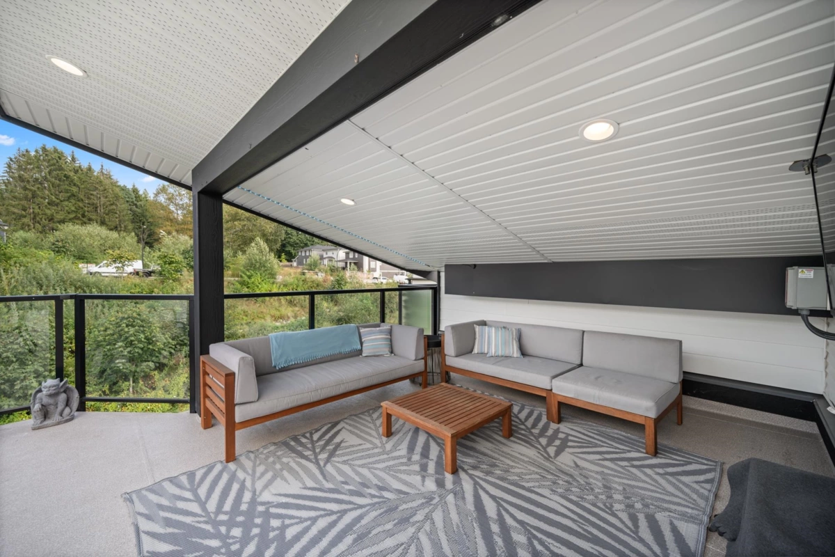 Hot Tub / Spa Photo of 13668 232 Street, Maple Ridge, BC