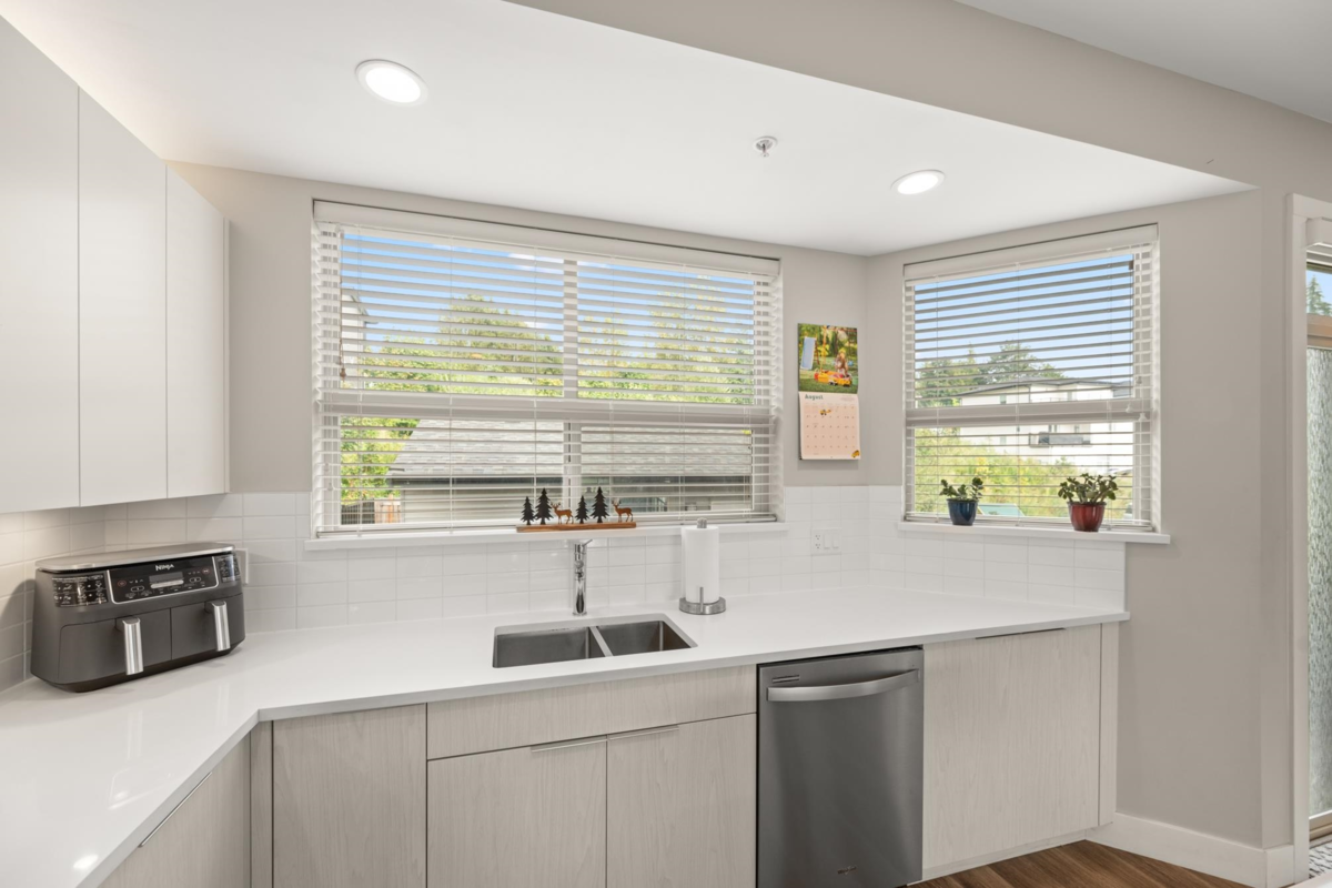 Primary Bathroom Photo of 13668 232 Street, Maple Ridge, BC