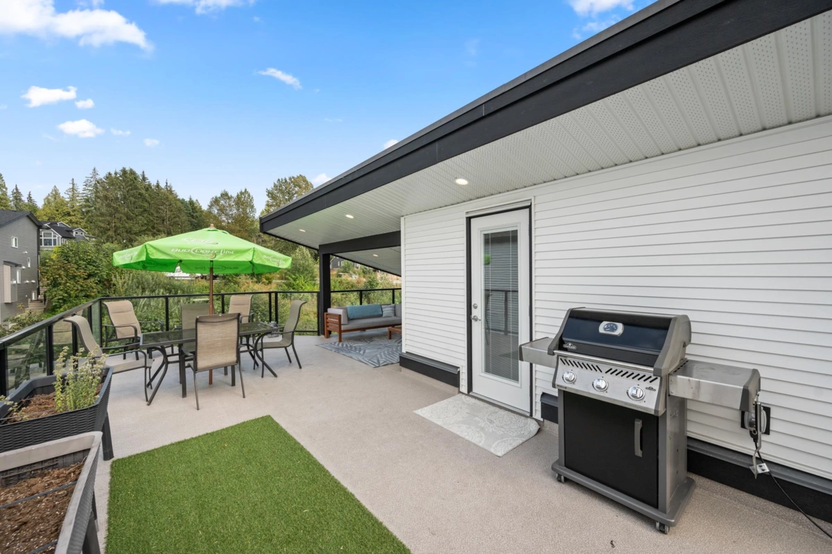 Swimming Pool Photo of 13668 232 Street, Maple Ridge, BC